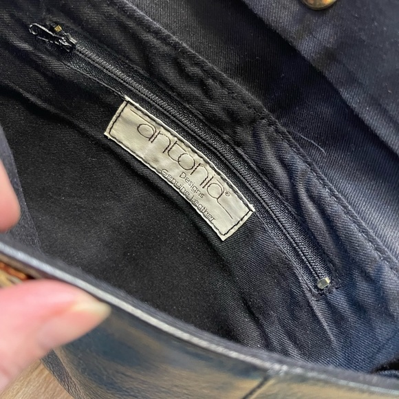 Simple Black Vintage Clutch - Picture 6 of 7